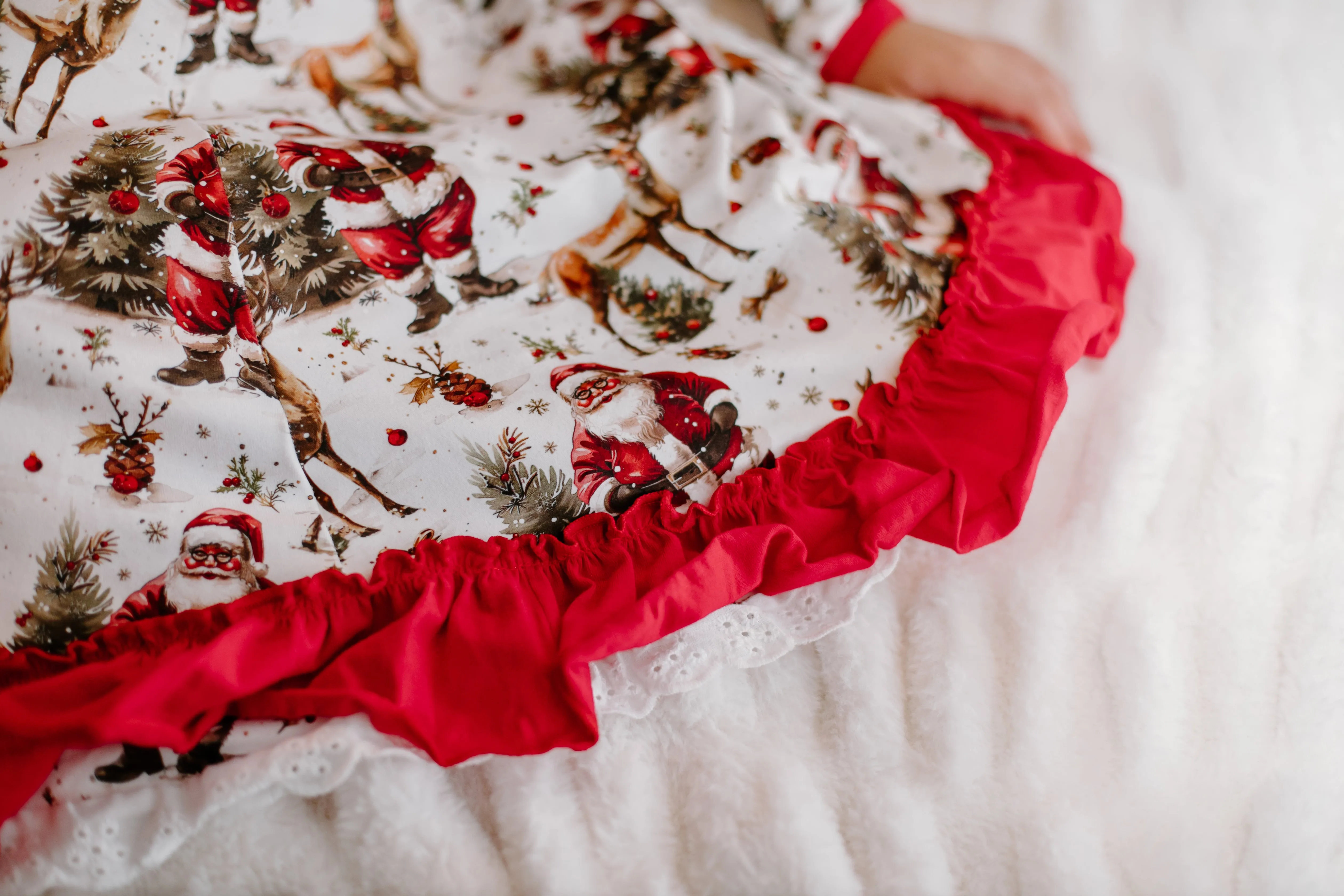 CHRISTMAS SANTA & REINDEER NIGHTGOWN