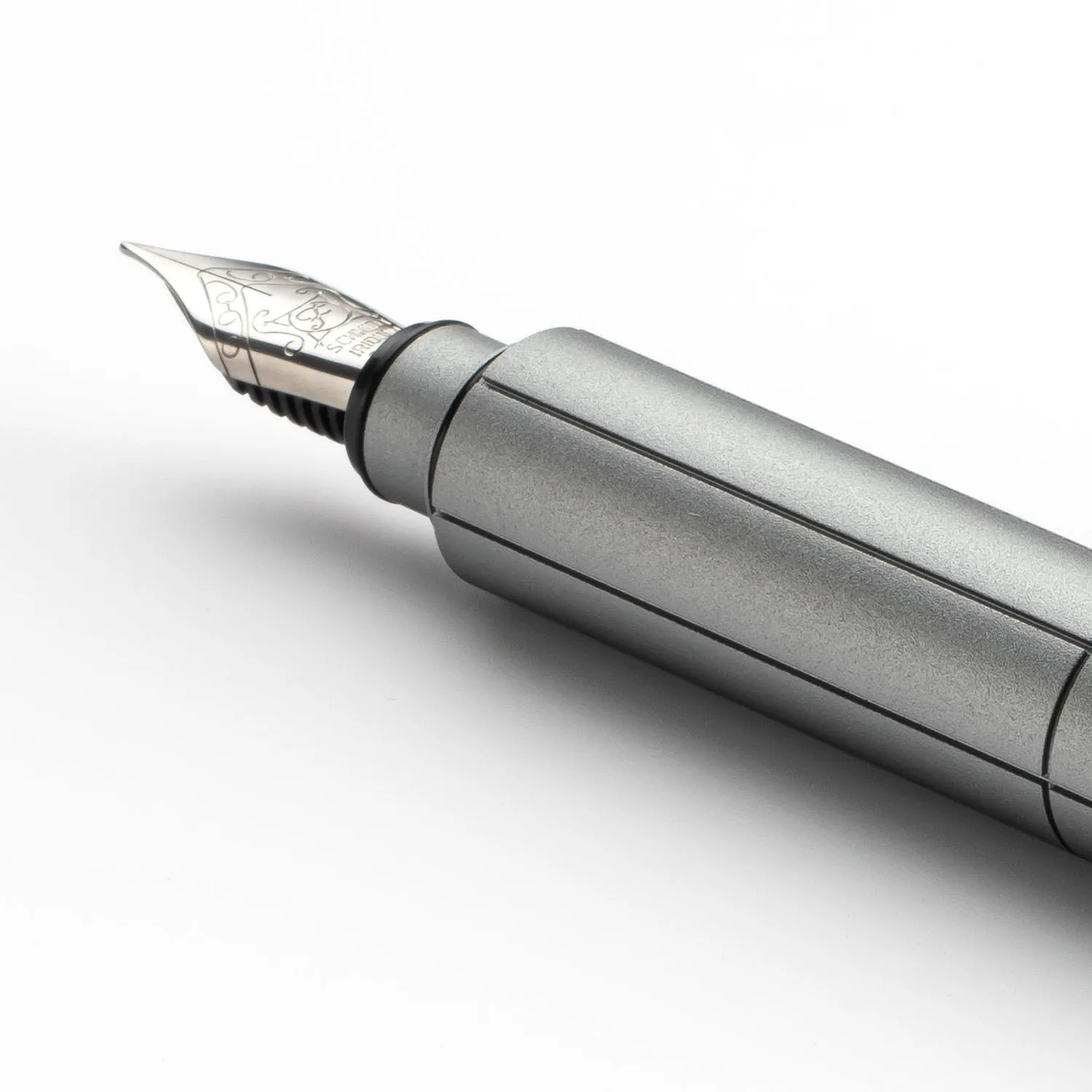 Seam Fountain Pen