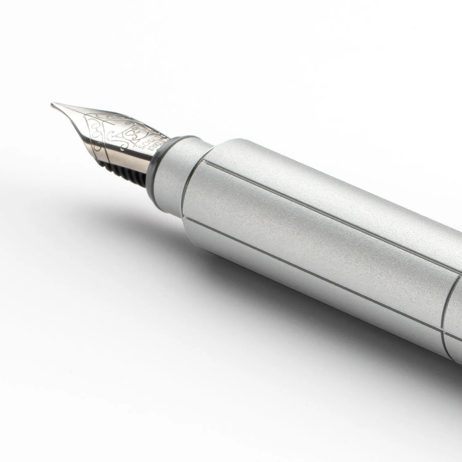 Seam Fountain Pen